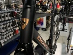 BERRIA Belador Allroad HP Vélo Gravel Gold Ivory/Black Ebony 2023 -Équipement Vélo berria belador allroad hp velo gravel gold ivoryblack ebony 2023 2