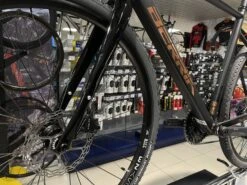 BERRIA Belador Allroad HP Vélo Gravel Gold Ivory/Black Ebony 2023 -Équipement Vélo berria belador allroad hp velo gravel gold ivoryblack ebony 2023 4