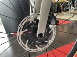 BMC Teammachine SLR01 Four Force AXS Vélo De Course 2023 -Équipement Vélo bmc teammachine slr01 four force axs velo de course 2023 8