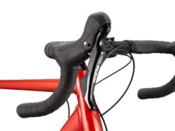 CANNONDALE CAAD13 Disc 105 Vélo De Route 2023 Candy Red 13 CANNONDALE CAAD13 Disc 105 Vélo De Route 2023 Candy Red -Équipement Vélo cannondale caad13 disc 105 velo de route 2023 candy red 5