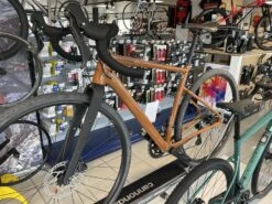 CANNONDALE Topstone 1 Vélo Gravel 2023 9 CANNONDALE Topstone 1 Vélo Gravel 2023 -Équipement Vélo cannondale topstone 1 velo gravel 2023 2