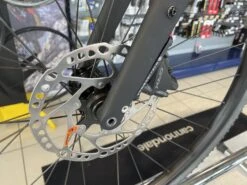 CANNONDALE Topstone 1 Vélo Gravel 2023 11 CANNONDALE Topstone 1 Vélo Gravel 2023 -Équipement Vélo cannondale topstone 1 velo gravel 2023 4