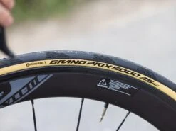 CONTINENTAL Pneu GP 5000 AS TR - Grand Prix 5000 All-Season Cream -Équipement Vélo continental pneu gp 5000 as tr grand prix 5000 all season cream 1