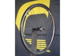CORIMA Essentia 40 Roues Carbone 40mm Disques/tubeless Ready 2023 -Équipement Vélo corima essentia 40 roues carbone 40mm disquestubeless ready 2023 14