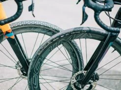 CORIMA Essentia 40 Roues Carbone 40mm Disques/tubeless Ready 2023 -Équipement Vélo corima essentia 40 roues carbone 40mm disquestubeless ready 2023 5