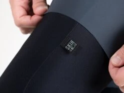 GOBIK Genouillère Haru Pitch Black 9 GOBIK Genouillère Haru Pitch Black -Équipement Vélo gobik genouillere haru pitch black 3