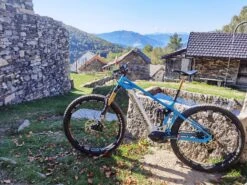 MONDRAKER Crafty RR 29 VTTAE Marlin Blue-Racing Silver 2022 -Équipement Vélo mondraker crafty rr 29 vttae marlin blue racing silver 2022 4
