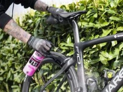 MUC-OFF Waterless Wash Nettoyant Sans Eau Haute Performance - Spray 750ml -Équipement Vélo muc off waterless wash nettoyant sans eau haute performance spray 750ml 1