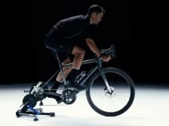 WAHOO FITNESS Home Trainer Kickr V6 Wifi -Équipement Vélo wahoo fitness home trainer kickr v6 wifi 2