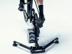 WAHOO FITNESS Home Trainer Kickr V6 Wifi -Équipement Vélo wahoo fitness home trainer kickr v6 wifi 4