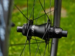 ZIPP 303 Firecrest Disc Roues Carbone 40mm Disque Pneu Tubeless 2023 -Équipement Vélo zipp 303 firecrest roues carbone 40mm disques tubeless 2022 10